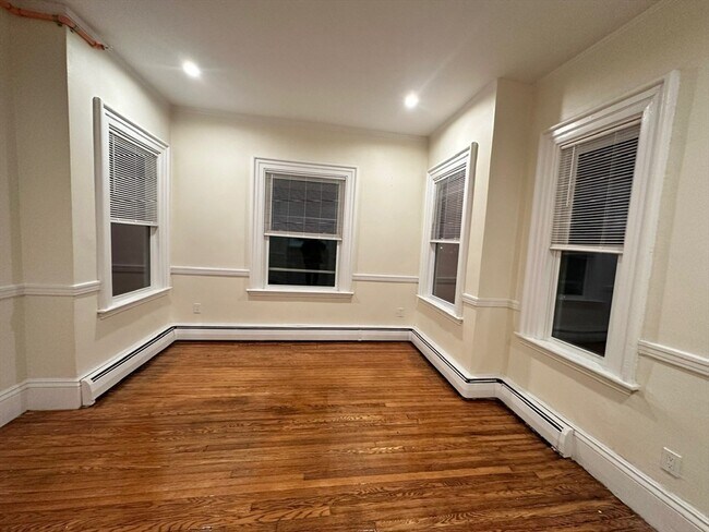 Building Photo - 440 Newtonville Ave