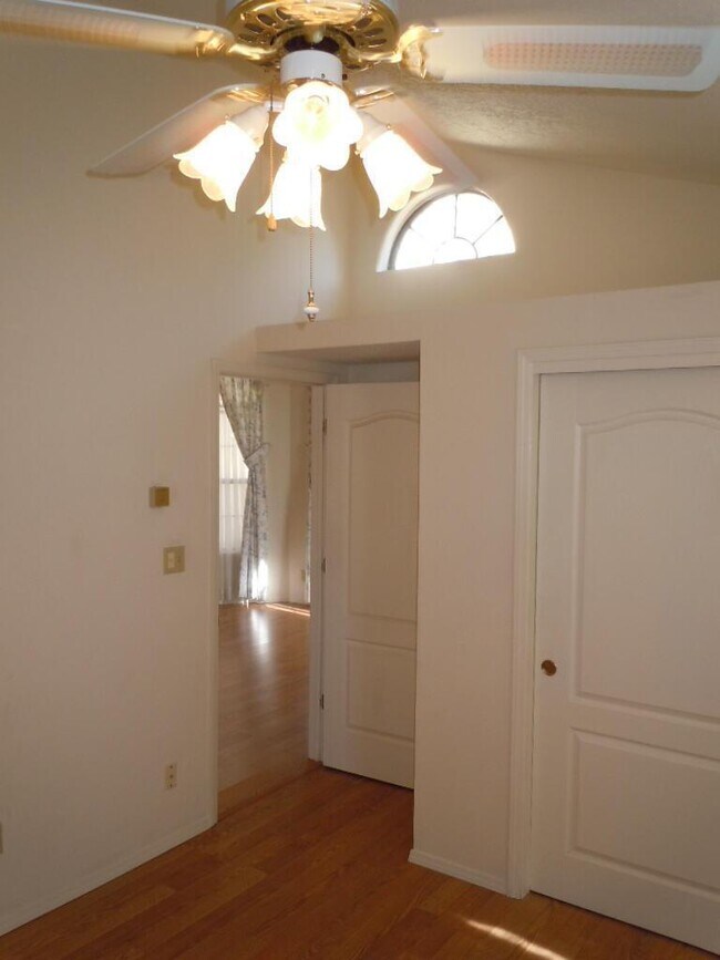 Building Photo - 2059 Columbia Ct NE