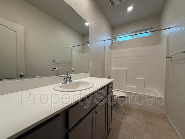 Building Photo - 15535 Ortega St