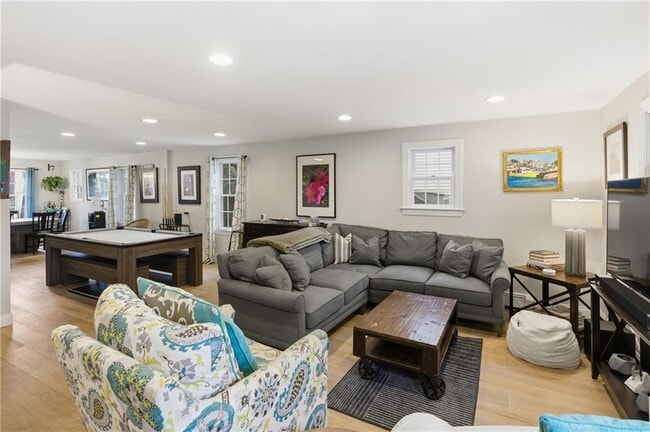 Building Photo - 72 Seascape Ave