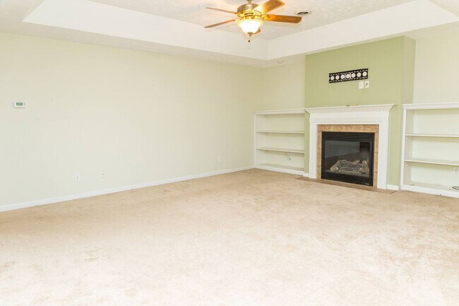 Building Photo - PET FRIENDLY!!!!!!