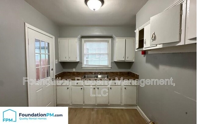 Building Photo - 44 N Holmes St