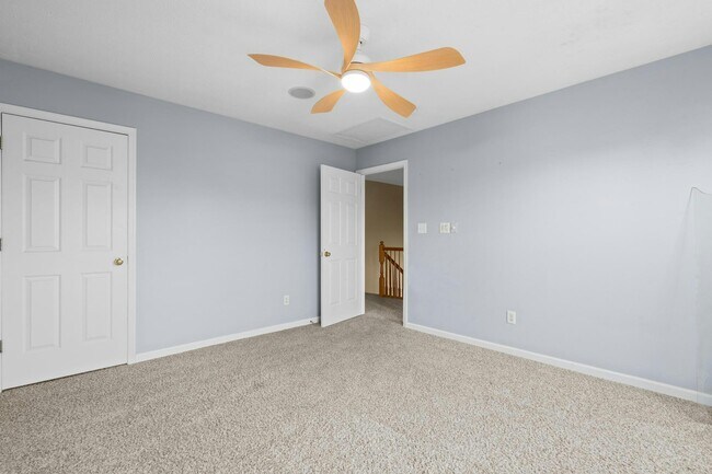 Building Photo - 3510 King Edward Wy