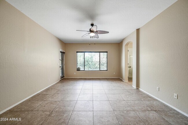 Building Photo - 12818 W Mulberry Dr