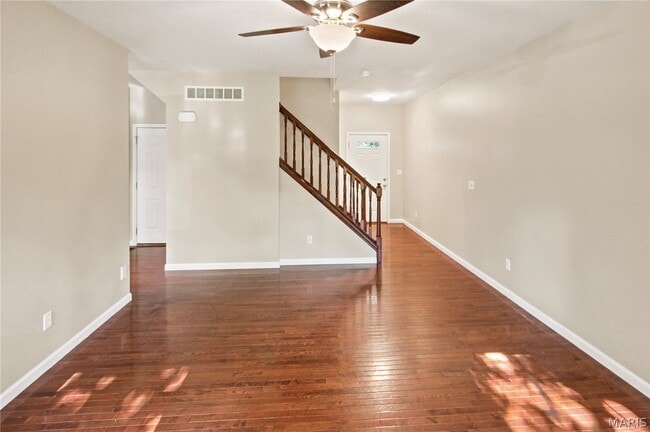 Building Photo - 404 Willott Square Dr
