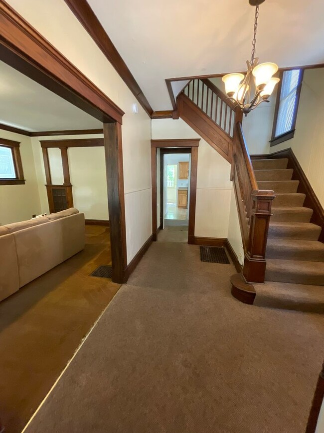 Building Photo - 410 E William St