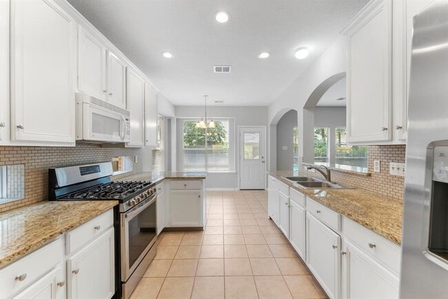 Building Photo - 15 Capshaw Ct