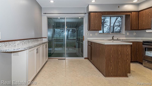 Building Photo - 8110 Rene Dr