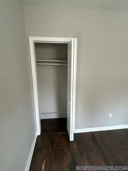 Building Photo - 196 Sherman St