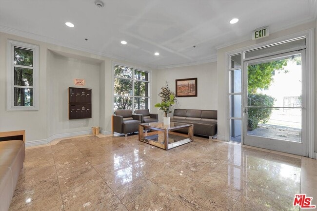 Building Photo - 1601 S Bentley Ave