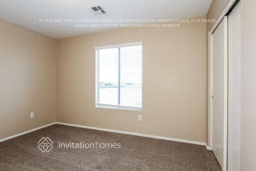 Building Photo - 1216 S 121st Ln