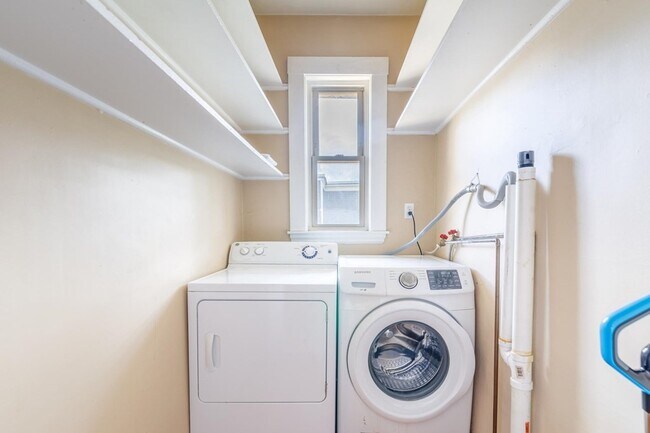 Building Photo - 24 Willis St