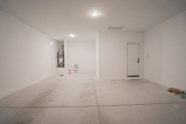 Building Photo - 46870 W Cansados Rd