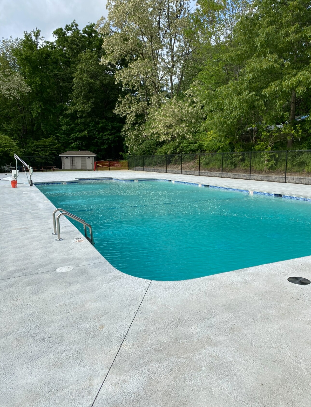 Building Photo - 15 Thayer Pond Dr