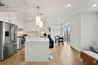 Building Photo - 301 Border St
