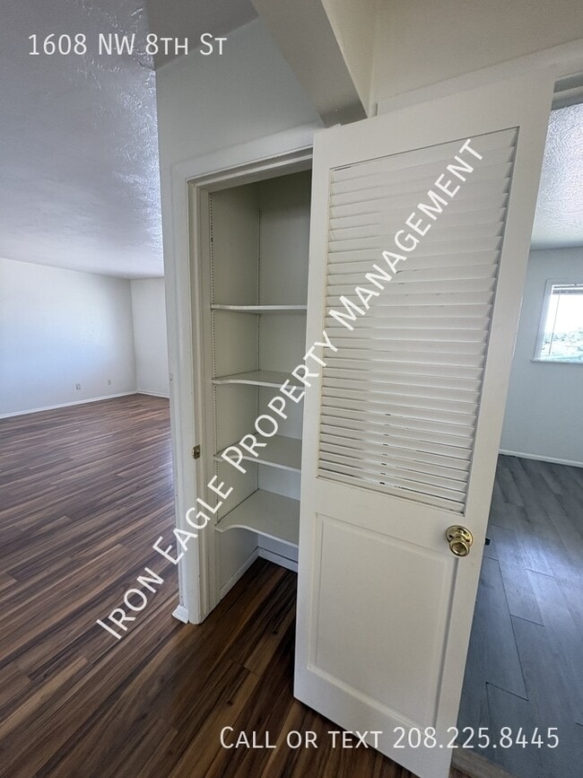 Building Photo - 1608 8th St NW