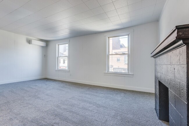 Building Photo - 826 E Warrington Ave