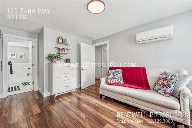 Building Photo - 173 Zang Way