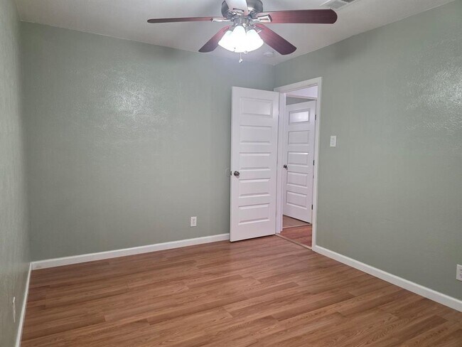 Building Photo - 3340 Clarksburg Dr