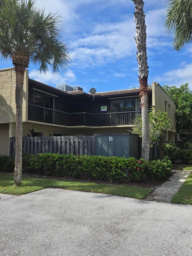 Building Photo - 4844 Alder Dr