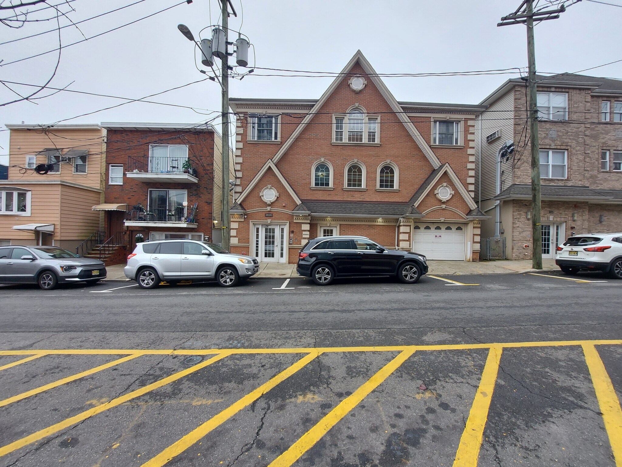 Condo Building - 301 68th St