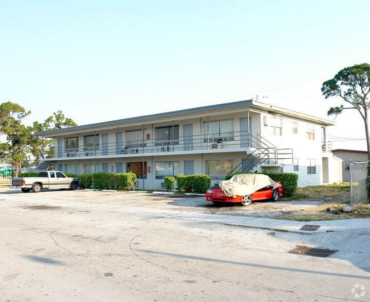 Primary Photo - Riverland Court Apartments