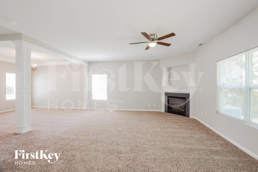 Building Photo - 7003 Advocator Ln