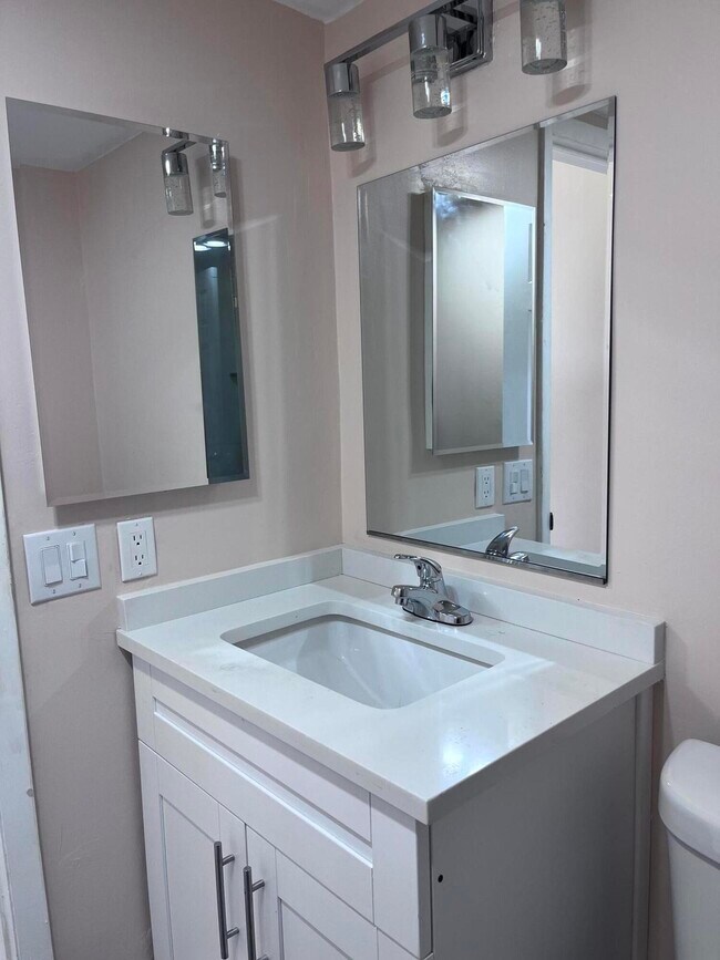 Building Photo - 251 S Golf Blvd