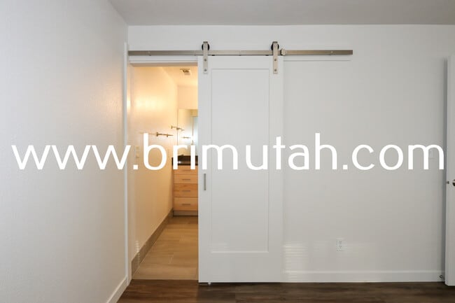 Building Photo - 3685 E 3820 S