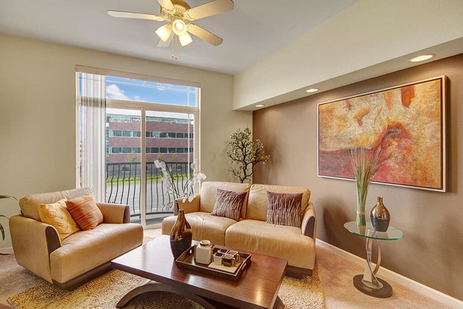 Park Plaza II Apartments - Living Room - Park Plaza II
