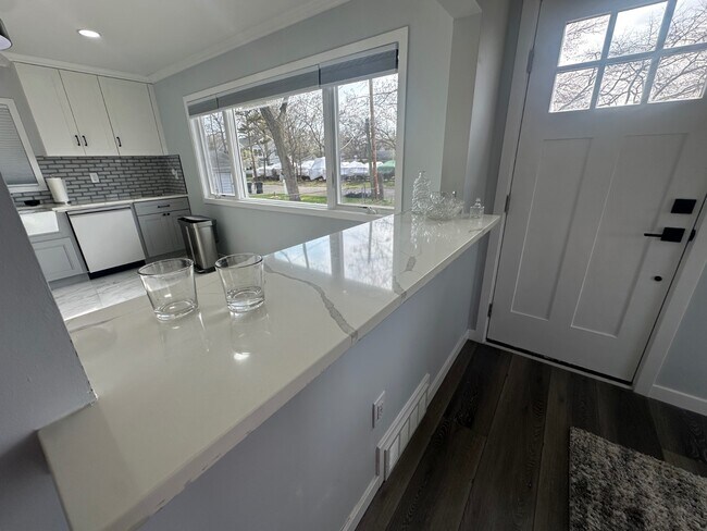Building Photo - 595 Kingfisher Cir