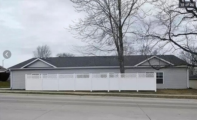 Building Photo - Rent: $1950 - 3 Bed House