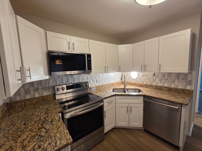 Building Photo - 406 College Crossing