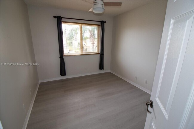 Building Photo - 5552 NW 125th Terrace