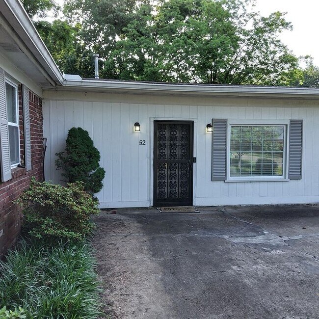 Building Photo - Holiday Gardens Subdivision