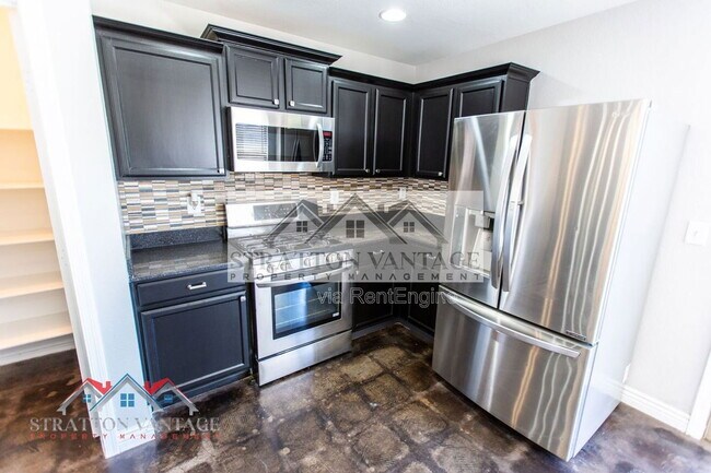 Building Photo - 4821 N 92nd Ln