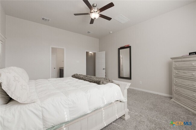 Building Photo - 445 Appalachian Trl