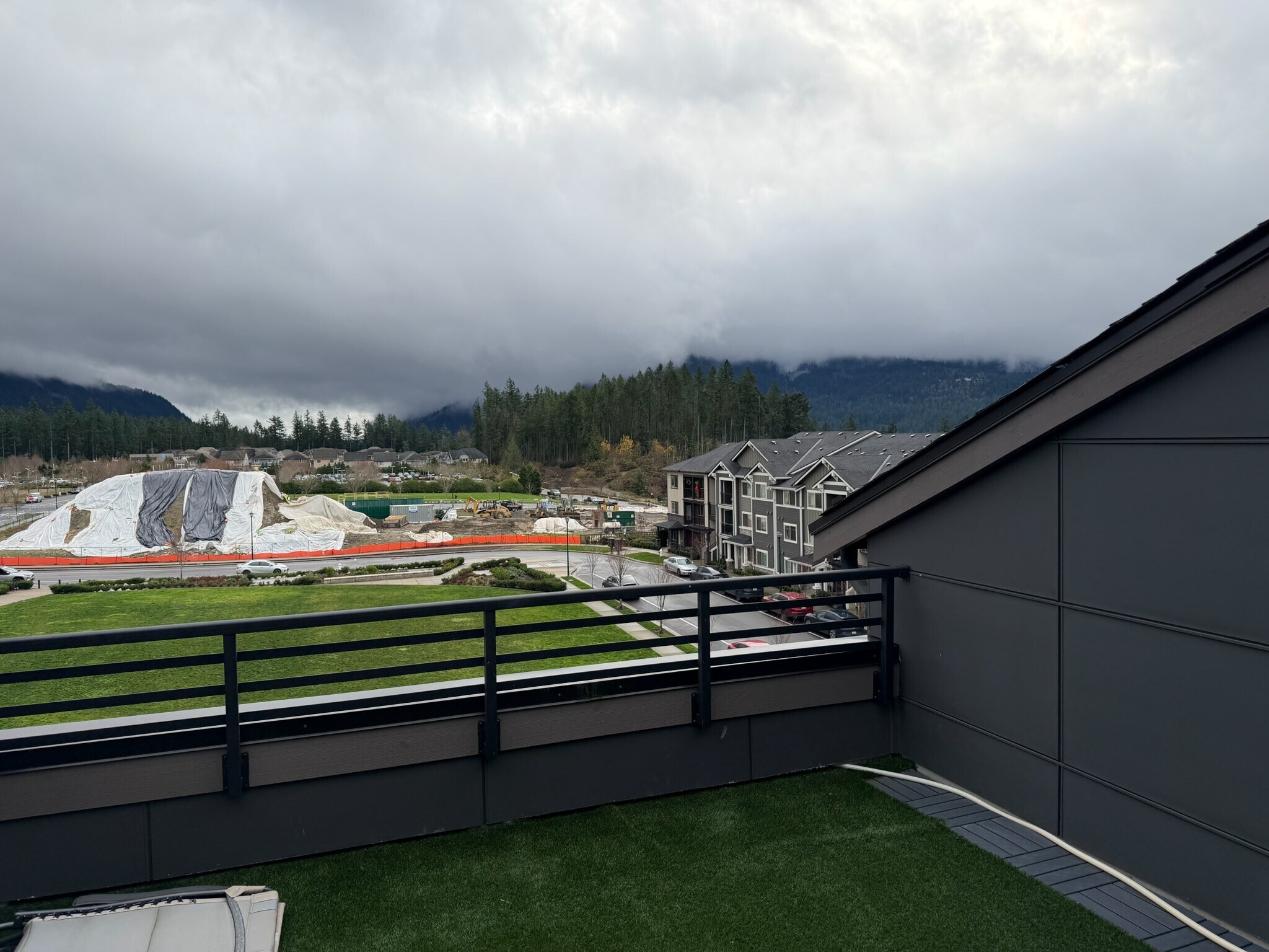 Building Photo - 540 NE Daisy Walk