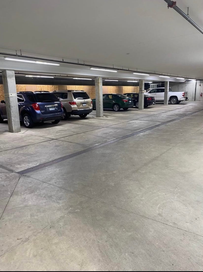 Building Photo - 1402 W Broadway St