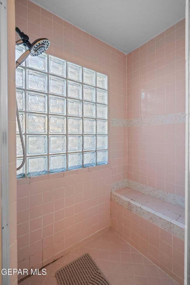 Building Photo - 6205 La Posta Dr