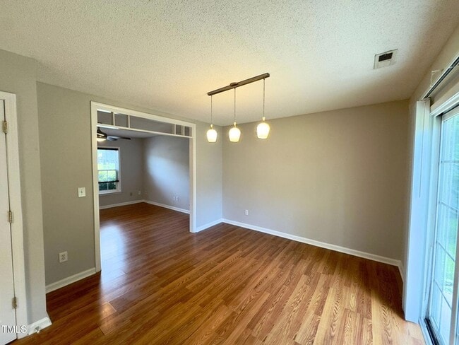 Building Photo - 324 Downing Glen Dr