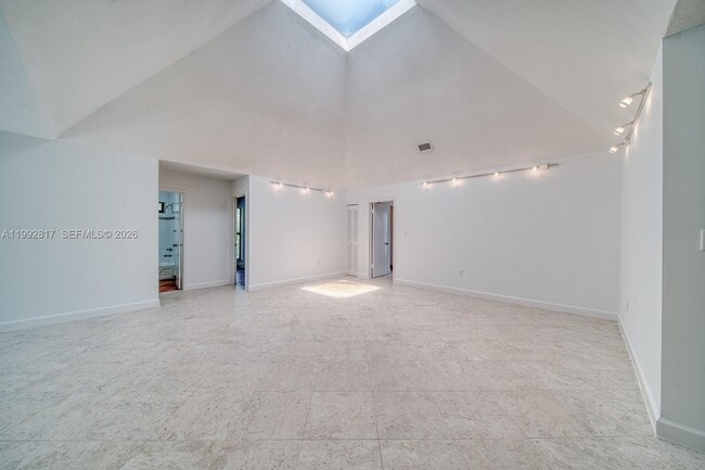 Building Photo - 7320 SW 100th Ct