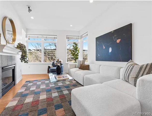 Building Photo - 2700 E Cherry Creek S Dr