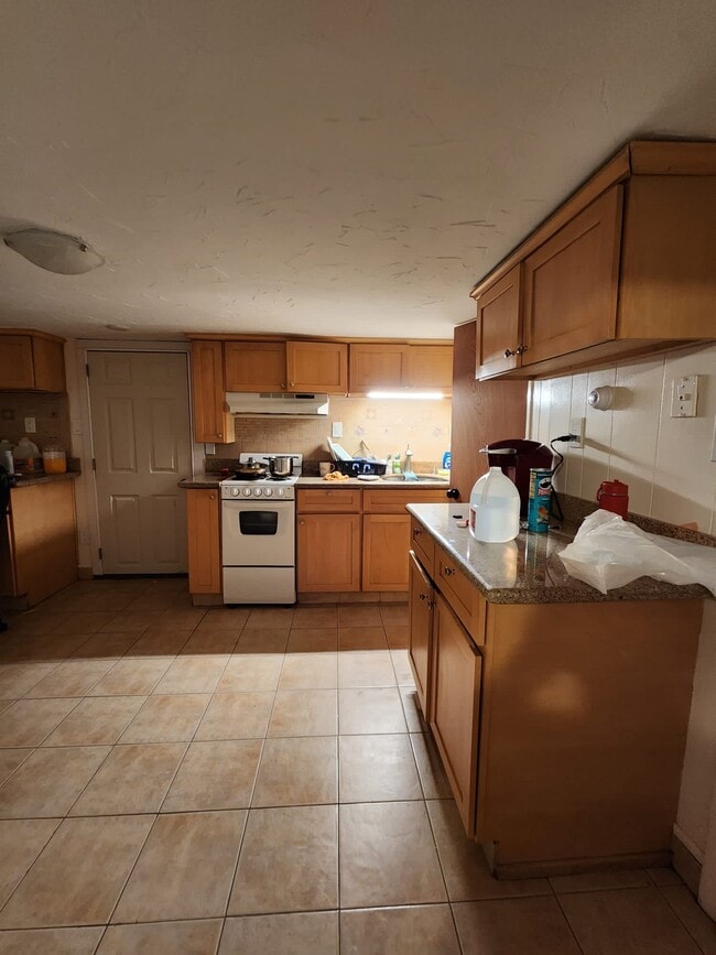 Building Photo - 590 Washington Ave