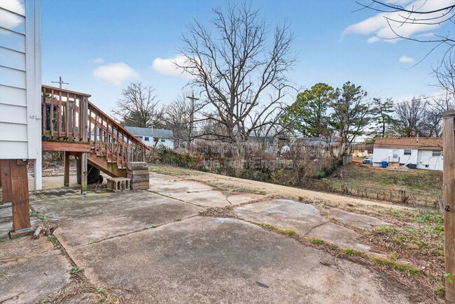 Building Photo - 437 Lancashire Rd