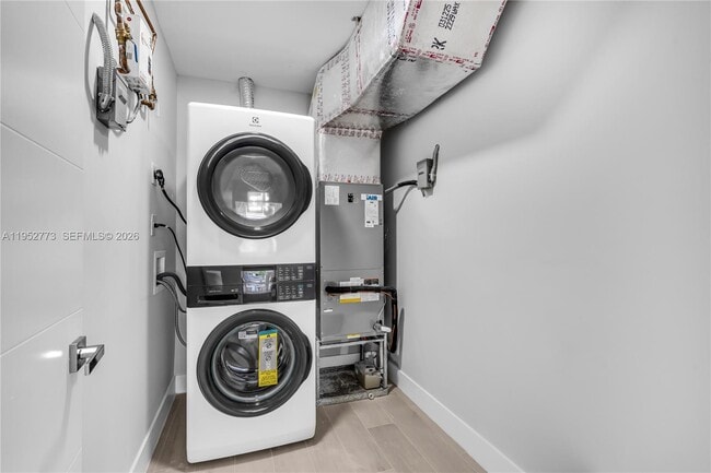 Building Photo - 351 NE 82nd St