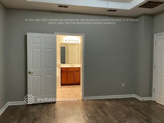 Building Photo - 3826 Westridge Dr