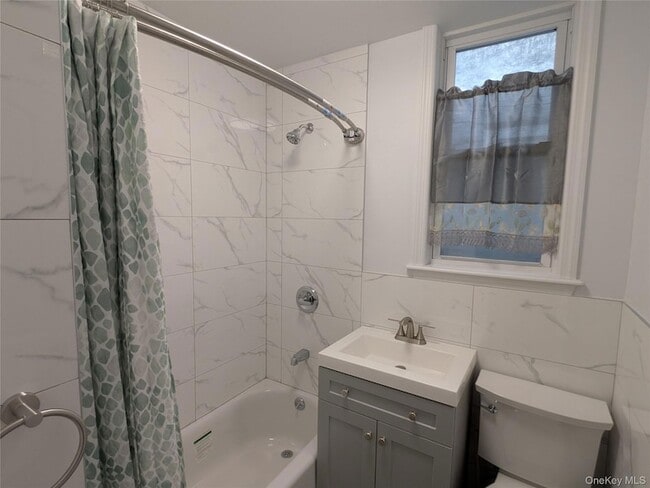 Building Photo - 205-17 Hollis Ave