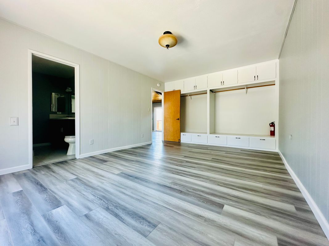 Building Photo - 5542 Easter Dr
