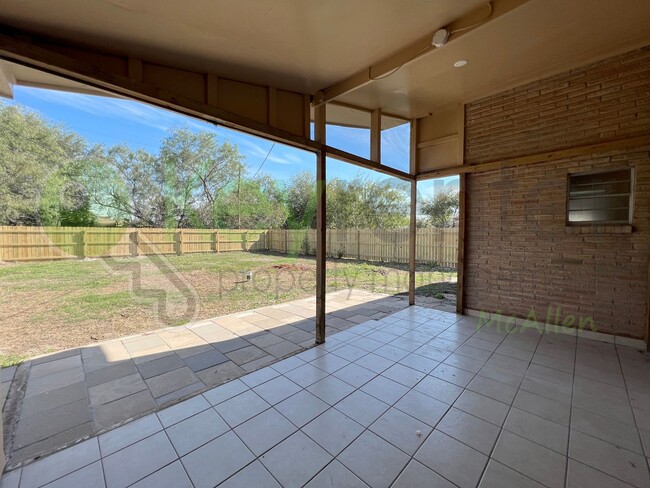 Building Photo - Beautiful 3bed/1.5 bath home in Edinburg!